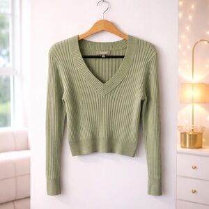 ✨ Marled by Reunited Sage Green Ribbed Cropped V Neck Sweater Size L